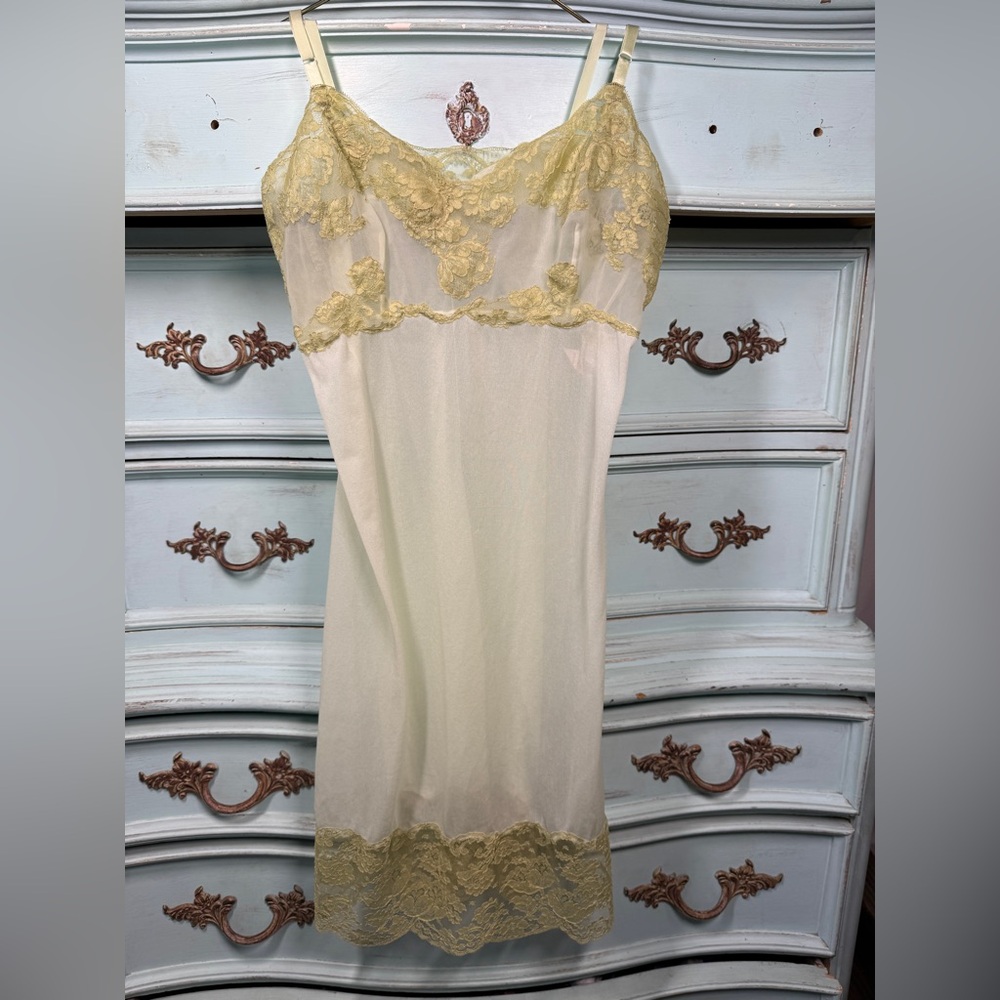 Vintage 60s Pastel Green Slip